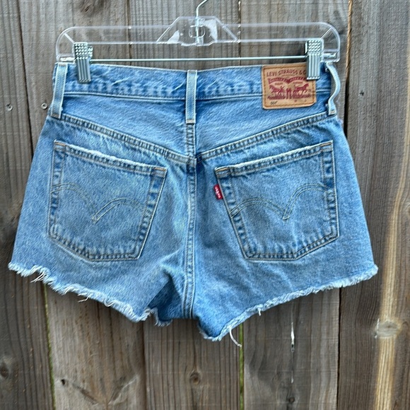 Levi 501 distressed button up cutoff Size 26 denim cutoff shorts - Picture 3 of 6